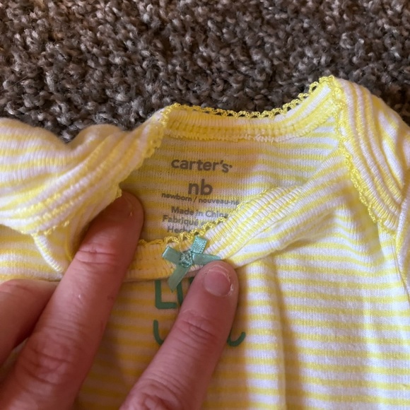 Baby girl Carters bundle - Picture 3 of 3